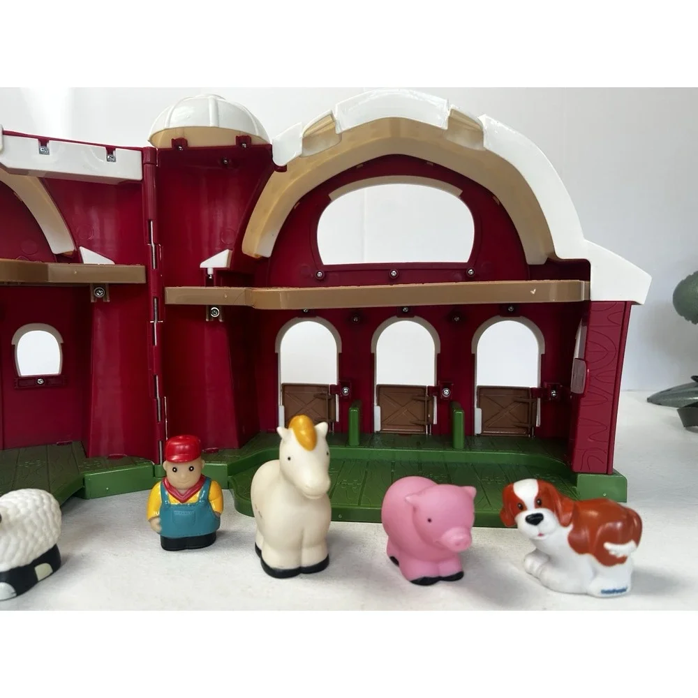 Vintage Fisher Price Hinged Red Barn Little People Farm W/Farmer & 5 Animals